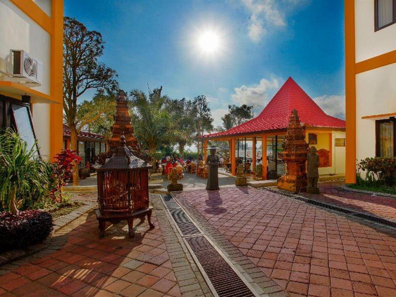 Ciptaningati Hotel Бату Экстерьер фото