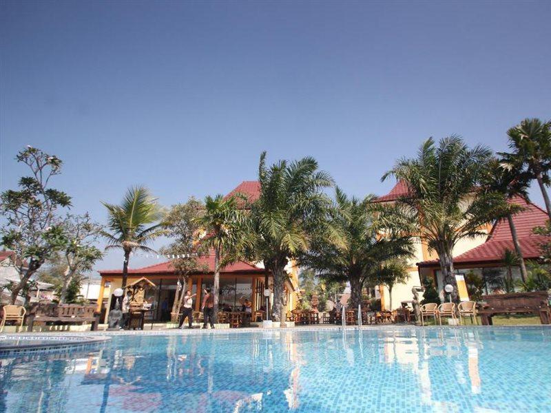 Ciptaningati Hotel Бату Экстерьер фото