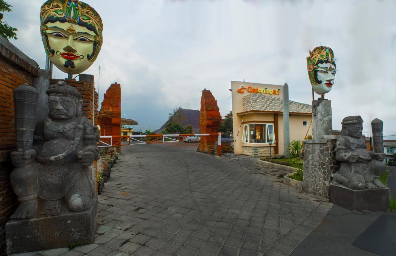 Ciptaningati Hotel Бату Экстерьер фото